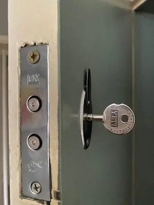 Review DangerDarbo- Serrurier Bruxelles Amapav